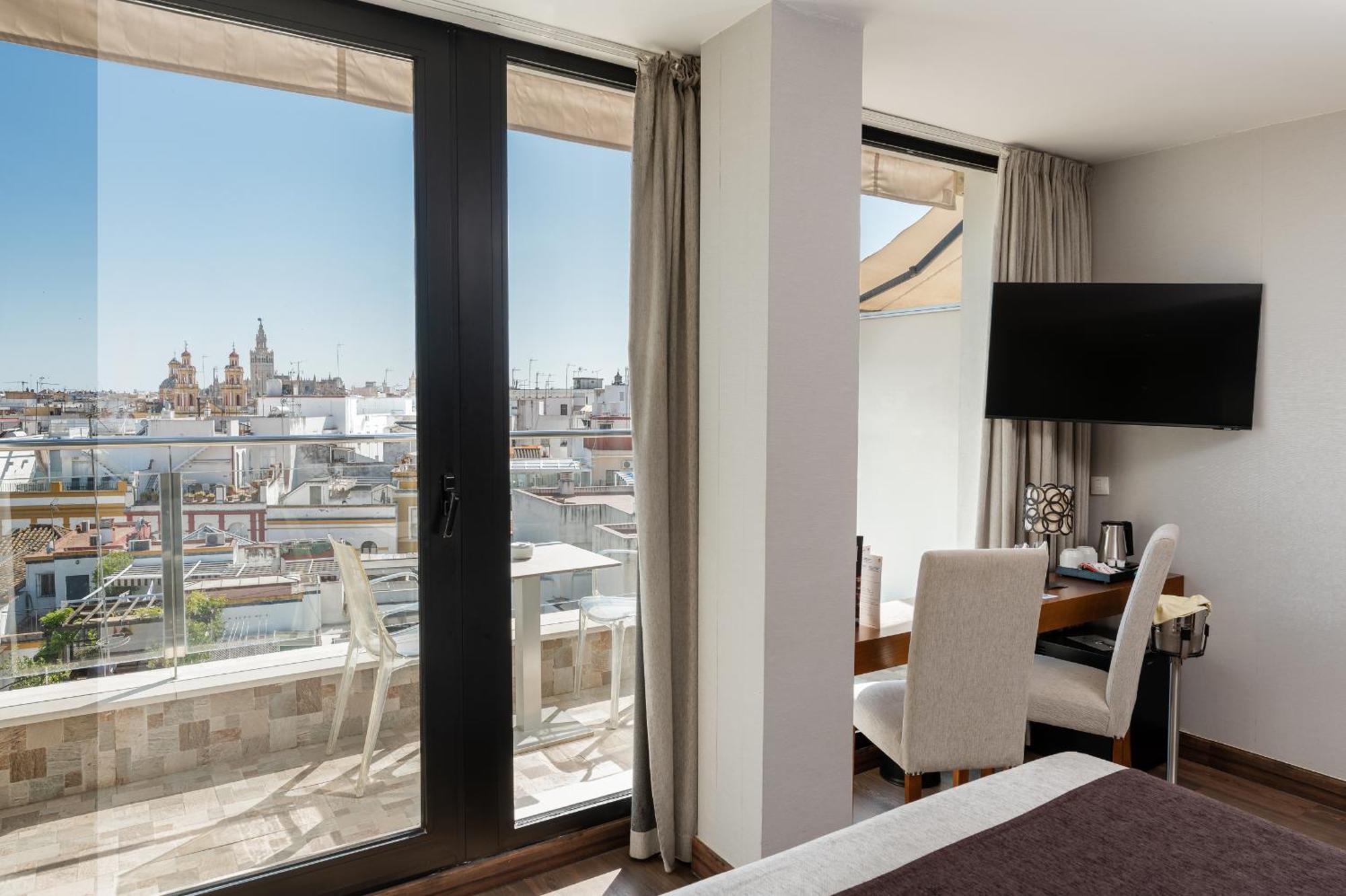 Premium Double Terrace & Whirlpool